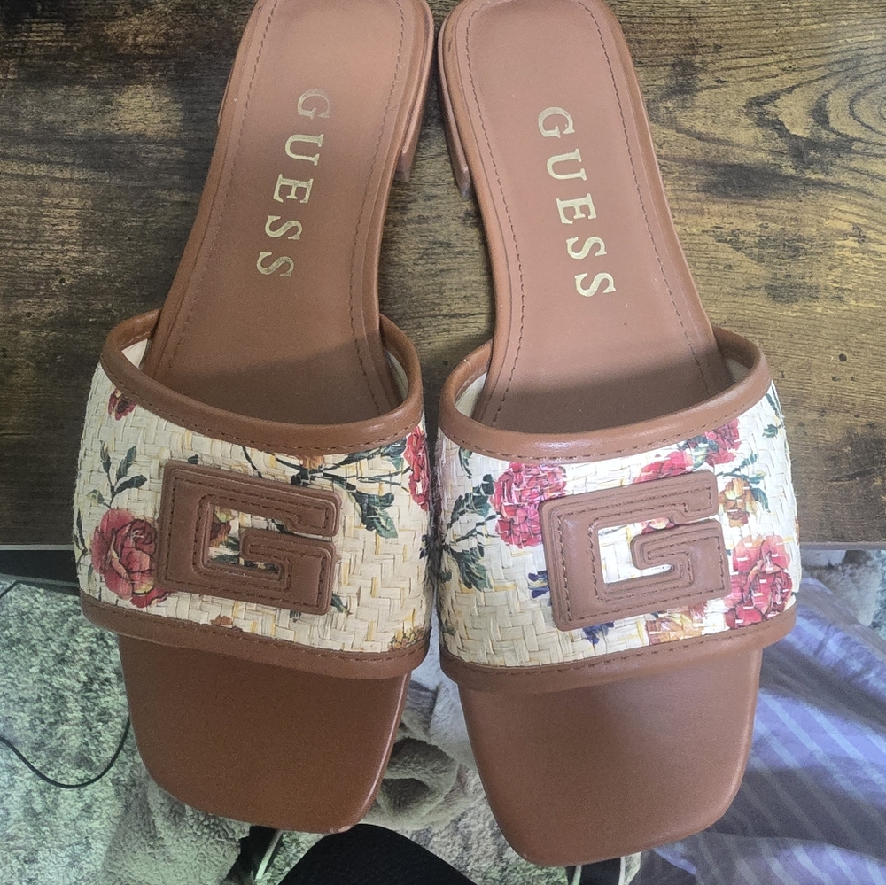 GUESS Women's Floral Woven Sandals - Brown and Cream - Picture 5 of 10